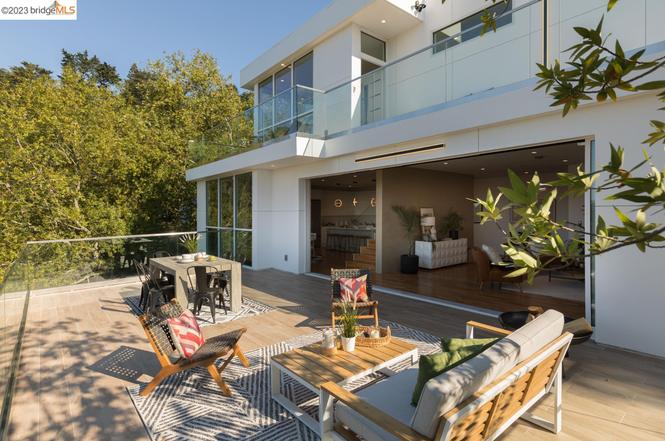 Ground-up contemporary hillside home in the Oakland Hills